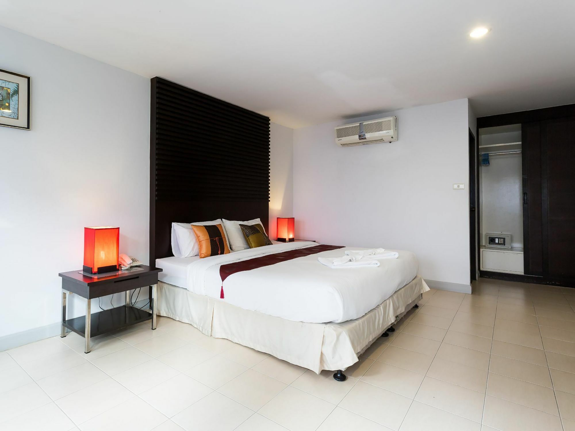 Sino House Patong Hotel Eksteriør billede