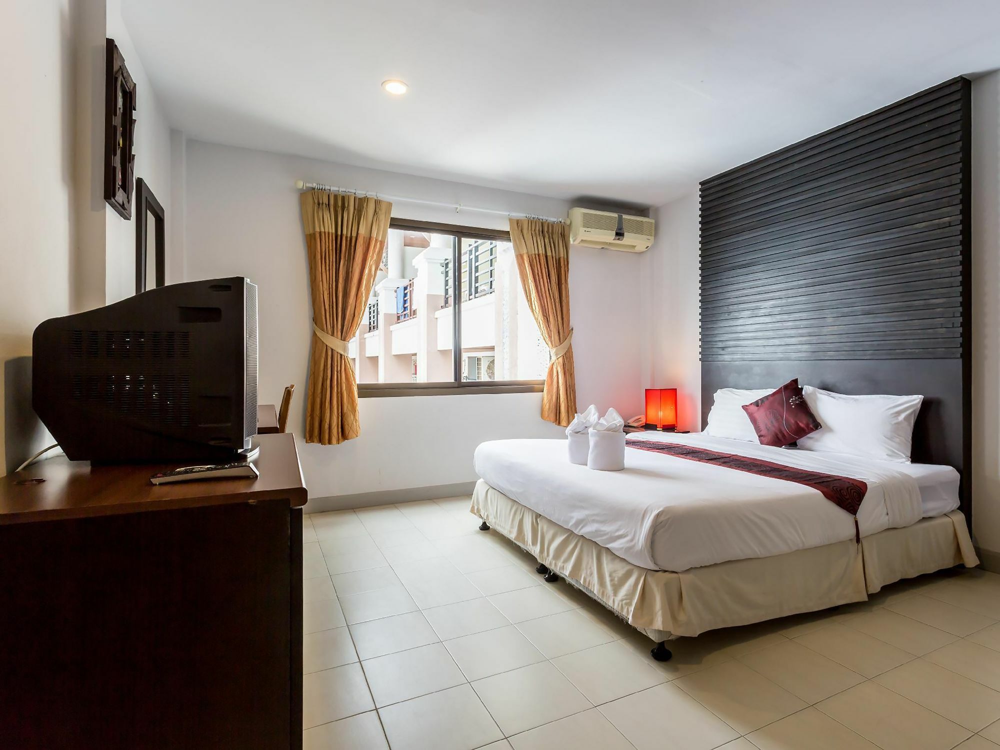 Sino House Patong Hotel Eksteriør billede