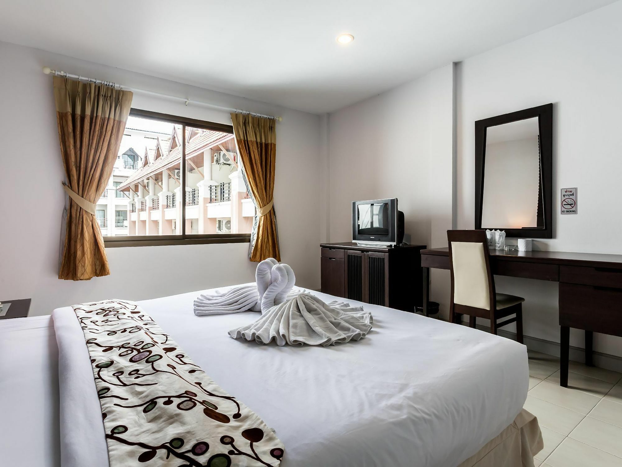 Sino House Patong Hotel Eksteriør billede