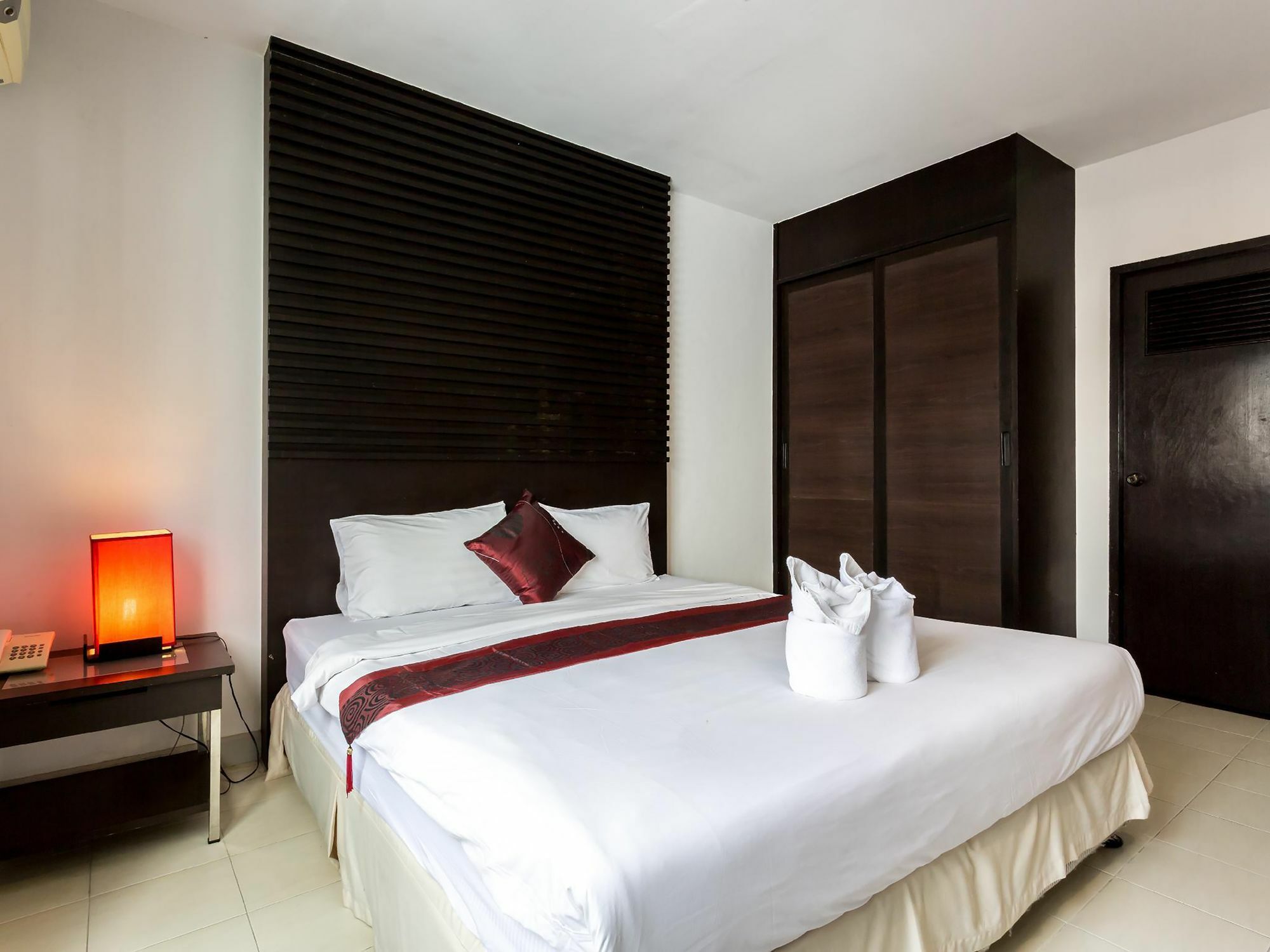 Sino House Patong Hotel Eksteriør billede